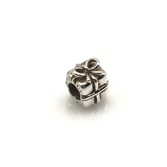 Pandora Retired Present Charm - Picture 3 of 5